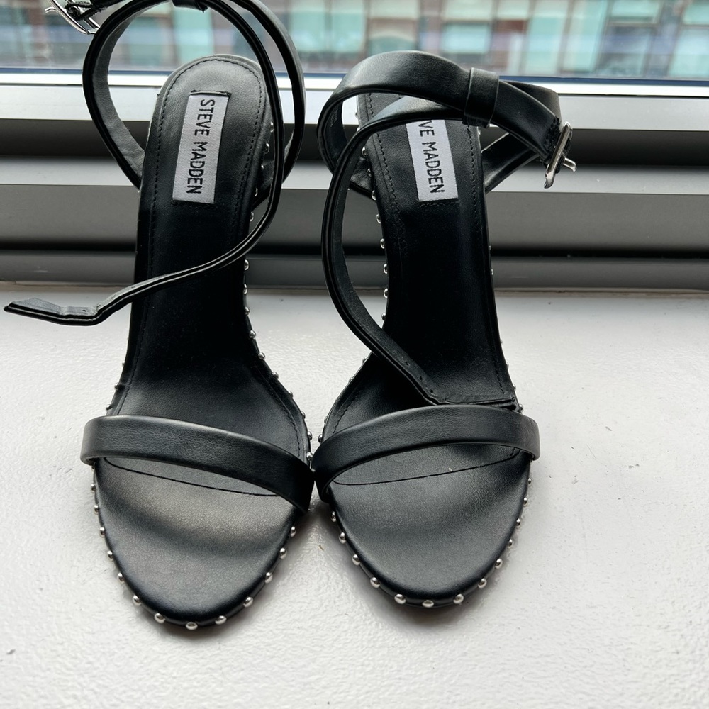 New. Size 8.5. Never used.